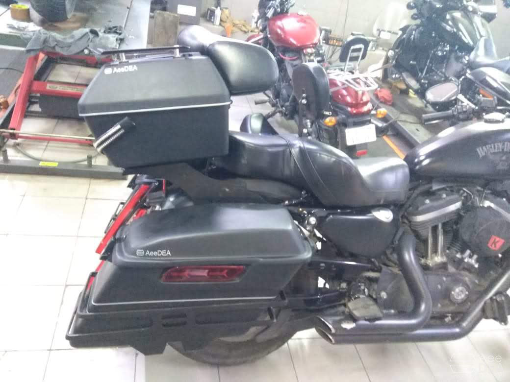 Sporster 48 – Side Panniers