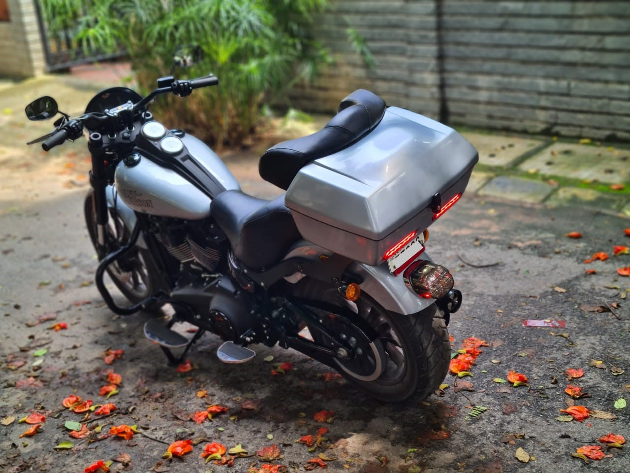 Low Rider – Touring Top Box