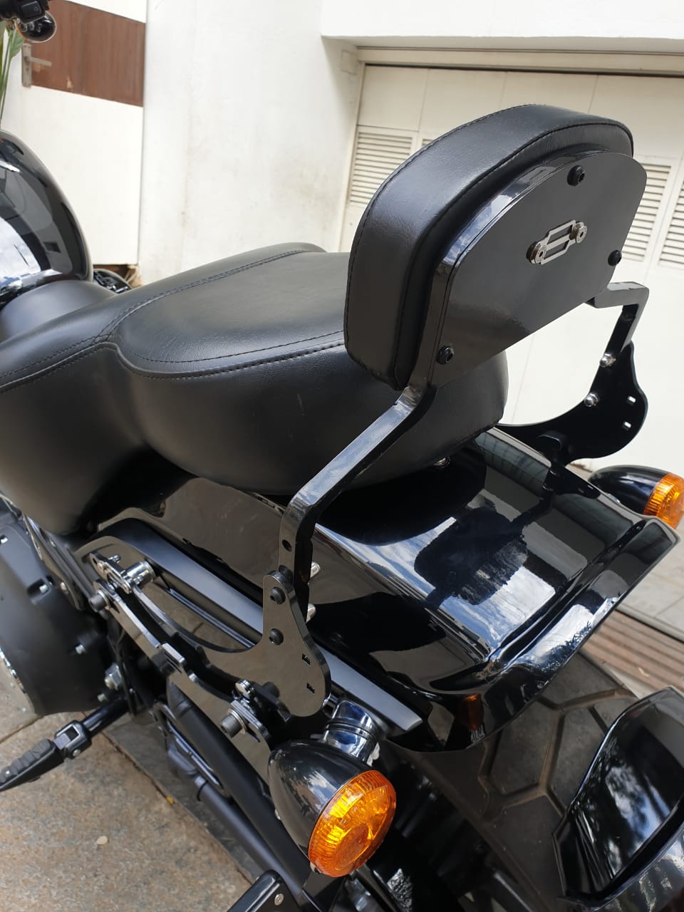 Fatbob 2018 – Pillion Backrest – Moulded Backrest Stout and Tall