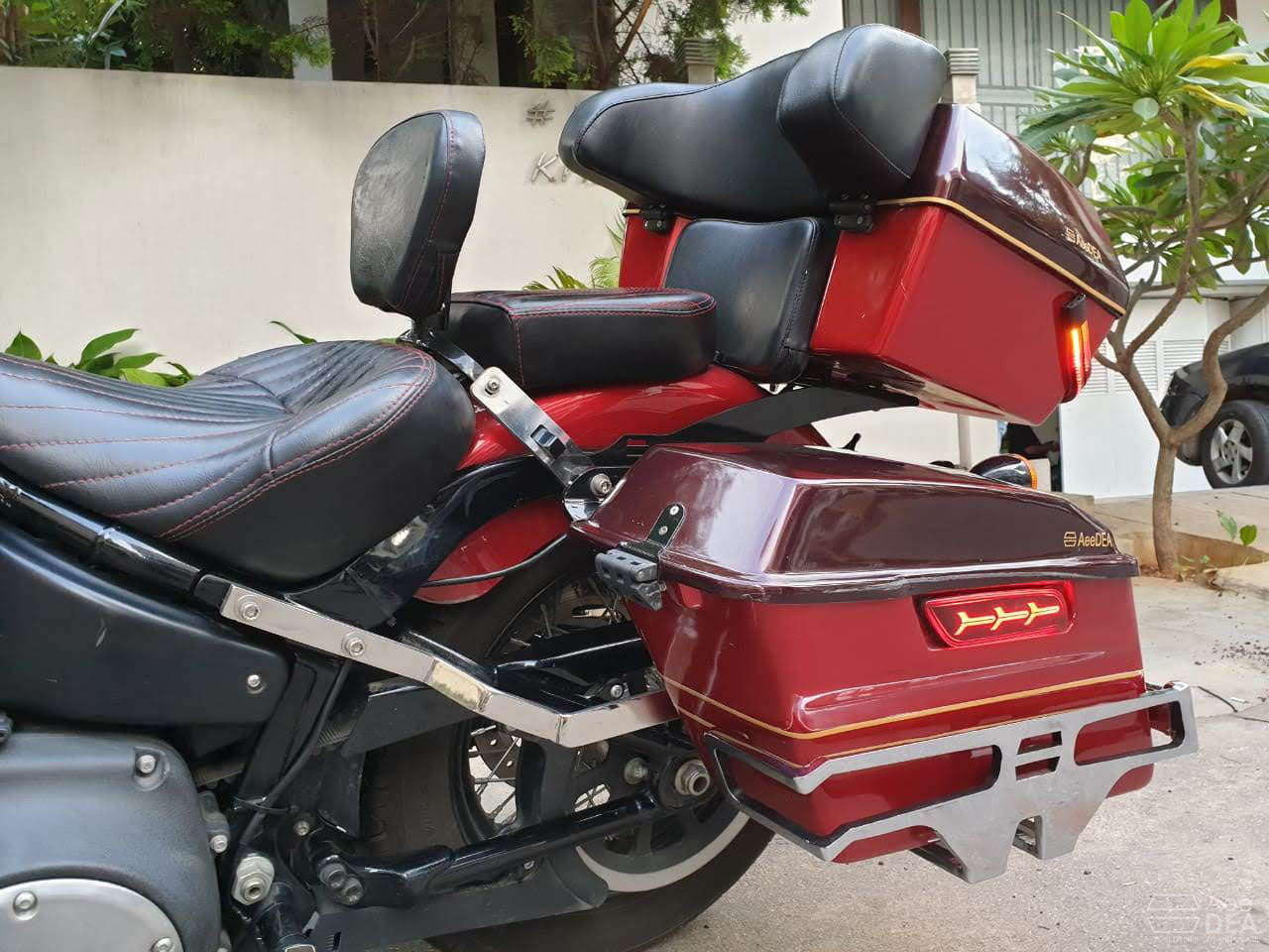 Harley Davidson Street Bob 2018 touring top box side profile