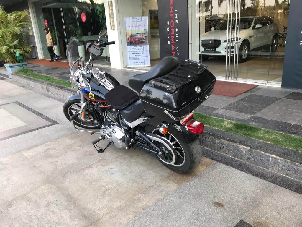 Low Rider – Touring Top Box